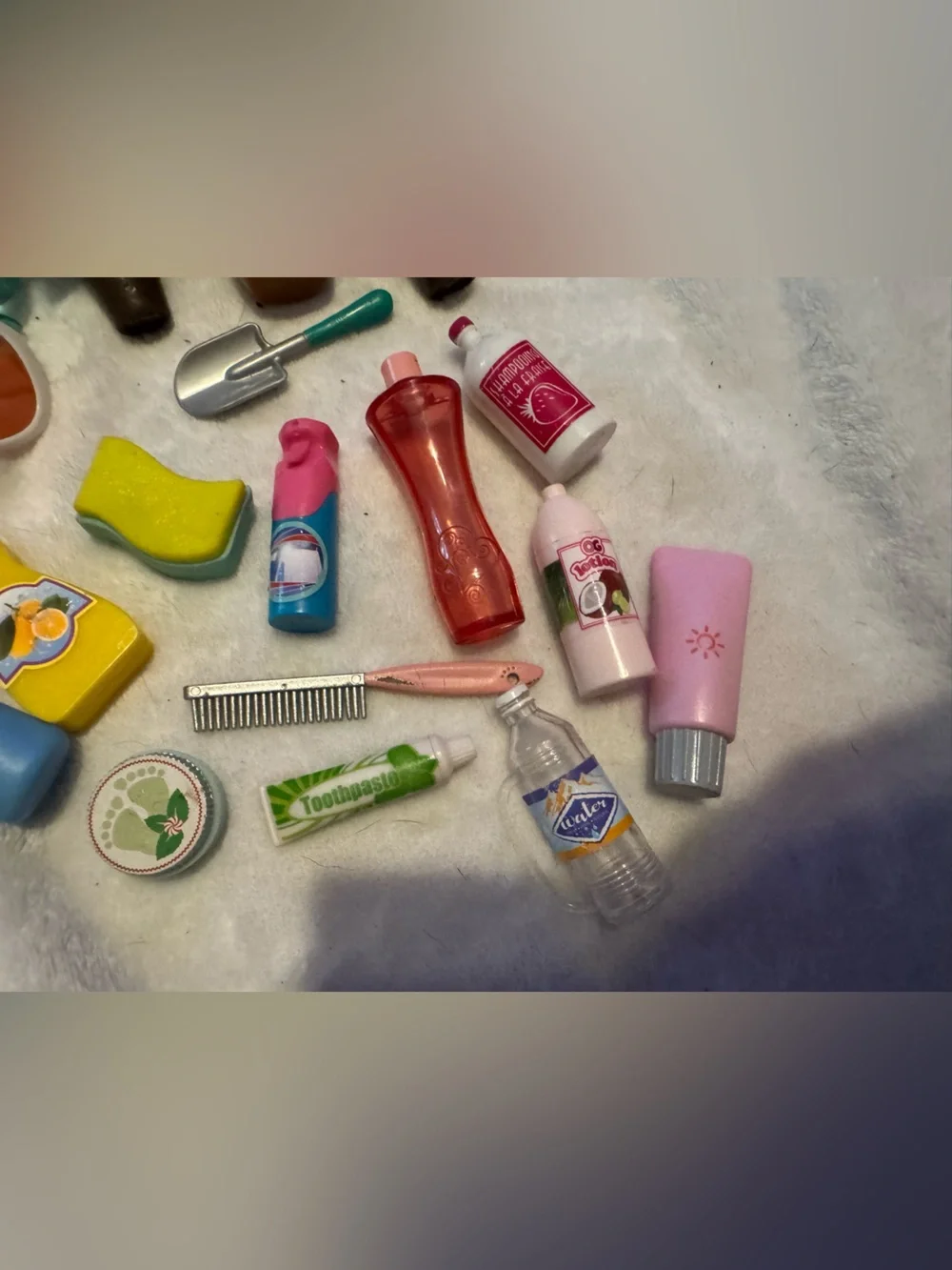 Our Generation for American Girl misc Gardening, bathroom & cleaning accessorie